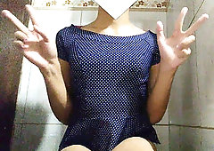 Emily engole tudo com seu cu delicioso