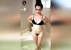 Littlebunnyb - Bunny Striptease In The Tub