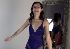 Naiadesaqua shows off her lace underwear in a cute try-on haul with glasses