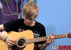 Lad Liam Summers Leaves Guitar to Jerk and Cum Shot