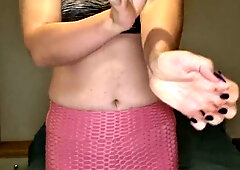 Streching before a exercise. TW: noisy joint snaps!