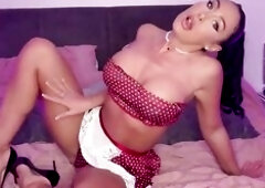 I know how badly u wanna bang me, watching me daily walking round the abode hoping to catch a flash of butt. I know u were watching me in the shower t