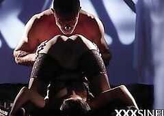 Hot hunk drills deep into Anna de Ville asshole making her orgasm