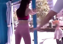 08288,The best play of a rich beauty