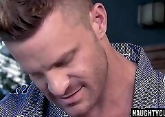 Hairy bodybuilder outdoor sex with cumshot