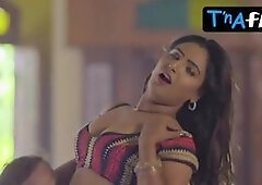 Rani Pari Breasts Scene  in Pehredaar 2