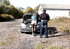 Random Passerby Helped COUGAR Fix Van and Poked Her... xHamster