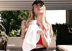 Fantastic! I love this feet fetish anal fucking Trans on female threesome!