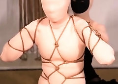 Kinky babe in nylons shows off her lesbian bondage skills