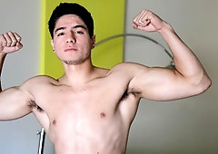 Muscular dude Lucas Garza jerking his huge cock in HD