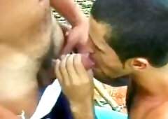 LUSTY YOUNG HUNK RIDES