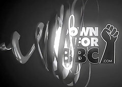 Karen Kougar at a hotel for a little get away, and makes a decision this babe needs some TLC from youthful ebony chap this babe meets at bar Flash Bro