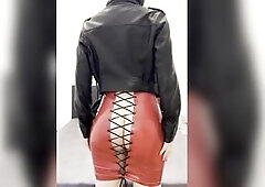 Teen latex angel having joy with vibrator untill that babe cums!