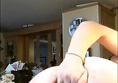 Magnificent twerk and raw labia (solo onanism)