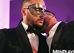 Maskes studs Mael Hunter and Mathieu De Lyon groan while breeding raw