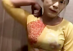 Sissy CD Saigon dancing in traditional long dress