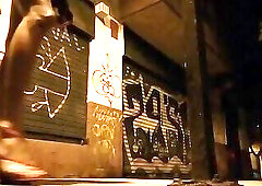 FerLaFemme - Oiled legs walk on citylights