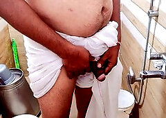 Desi guy cruising for some fun