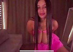 Huge Boobs Brunette Hot Pink Camshow
