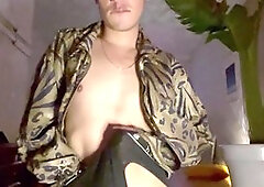 Porn star enjoys bareback sex with hung twink - massive cock action