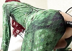 Cute trans beauty anal with screw machine