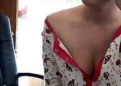 Young Amateur Girl Stripping and Masturbating Cam