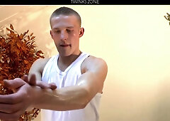 Exclusive Casting Flexing Brian Owen