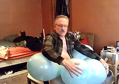 Retro gay balloon cluster fun with 12-inch balloons - Balloonbanger