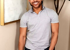 Sexy wrestler Sylvester Red jerks his prick & cums buckets