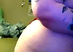 I’m Back! Plus Size Booty Shakes and Teases You in Tight