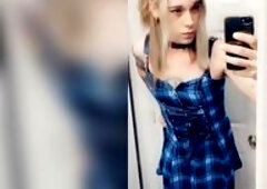 This Babe likes showing off her clitty so u know that this babe is willing to get screwed