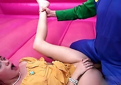 Johnny Love gives Princess Peach a good time in the stretchy castle