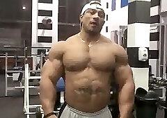 Roelly Winklaar Sexy Gym Posing