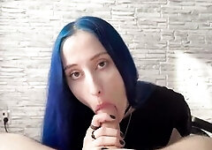 Teen cutie gets creampie in cunt close up