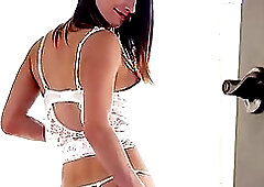 TS Kelly Klaymour fingers her asshole