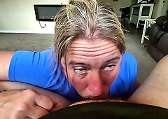 Mature housewife deepthroats big cock