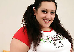 BBW Emerald Have Fun on Camera