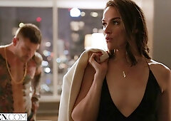 Cute-looking chick with long legs Tori Black rammed in the hotel