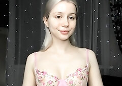 sexy amateur hot blonde teen show webcam