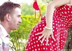 Wifey Gets Fucked Outside