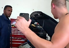 Reality Dudes - Muscled Aston Springs handjob sex tape