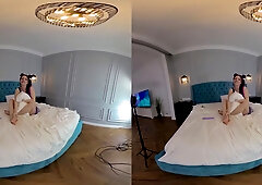 Sata Jones Plays With Toys In The Bed Anl Sofa