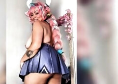Cute Fat Varessa Cosplayer Farting