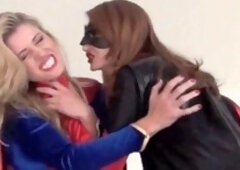 Batwoman humiliates Supergirl with a brutal bitch slap in superheroine showdown
