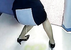 Inadvertently piddle due to loss of bladder control