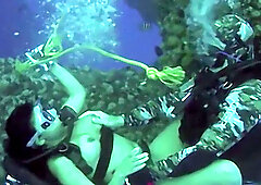 Mickaela And Lars Do Underwater Hardcore - Mickaela And Lars Do Underwater Hardcore