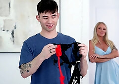 Stepmoms Creamy Dessert - Alexis Malone & Enzo East