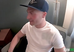 She Dont Need Music To Twerk - Katie Kush